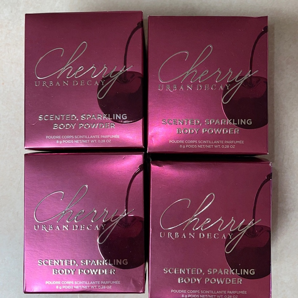 💥XTREME BLOWOUT PRICE FIRM💥 🆕🍒 Cherry Scented Sparkling Body Powder - Picture 2 of 3